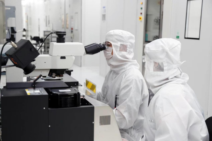 向新而立1 向新而立1